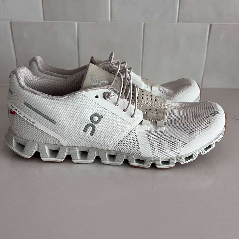 NWOB On Cloud Running Shoes | Size 7 | White & Beige